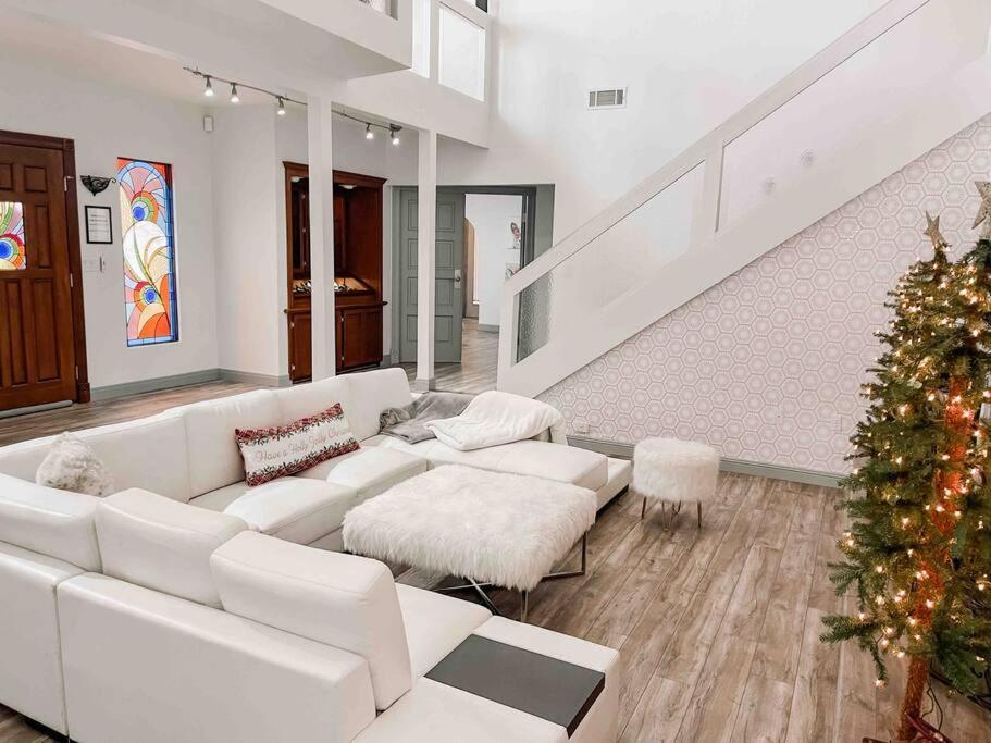 *Entertainment Villa* 5Min To Strip Optional Heated Pool Jacuzzi! Лас-Вегас Экстерьер фото